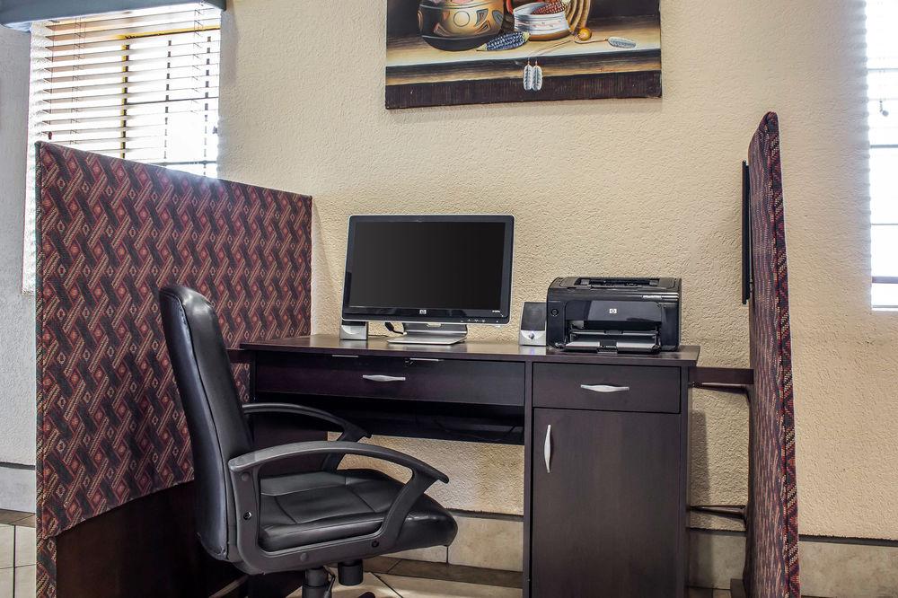 Clarion Pointe Winslow I-40 Екстер'єр фото