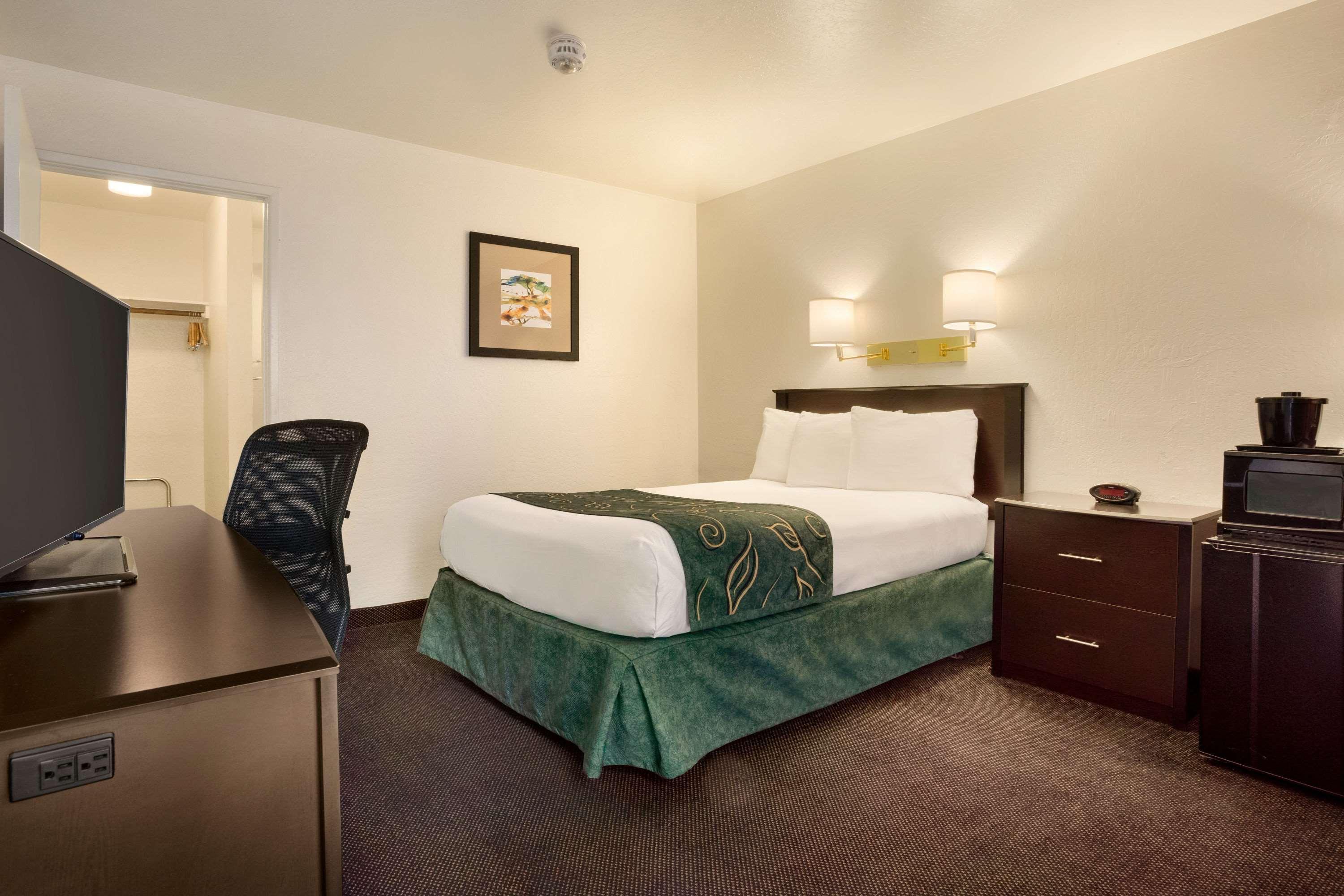 Clarion Pointe Winslow I-40 Екстер'єр фото