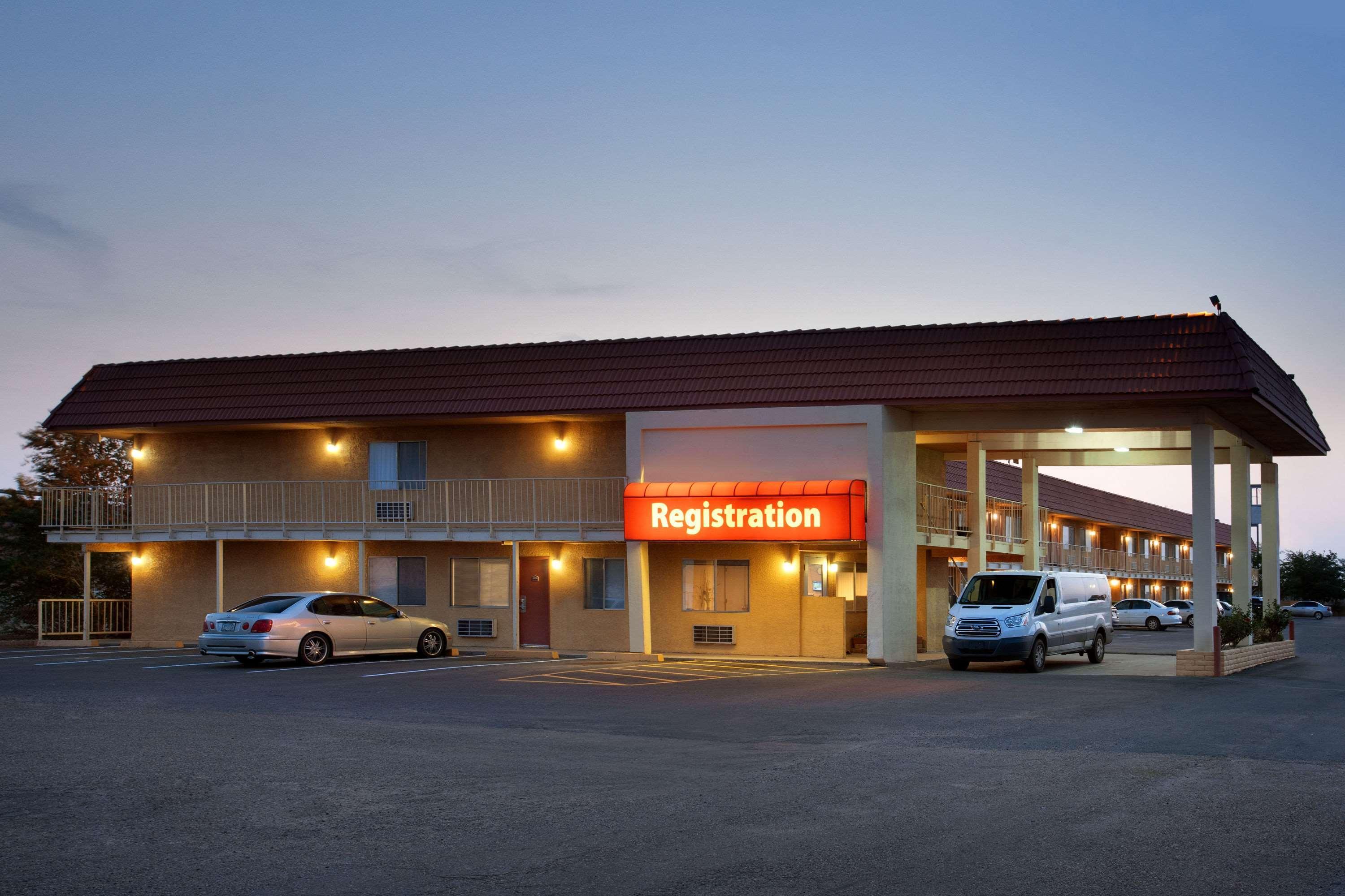 Clarion Pointe Winslow I-40 Екстер'єр фото